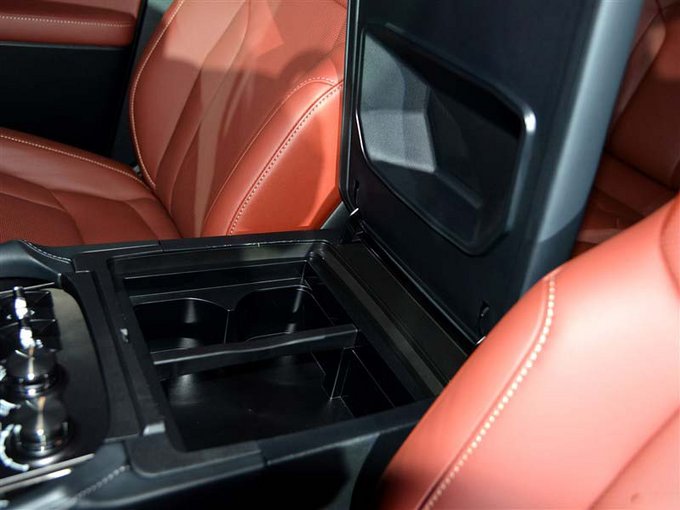 雷克萨斯LX570强势越野 安逸旅途首选车-图7