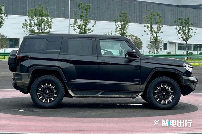 官方降价猛士917售XX.XX-XX.XX万 纯电/增程可选-图5