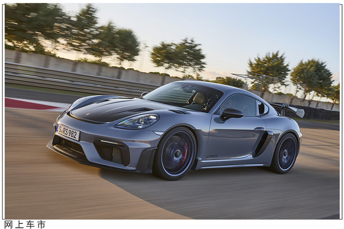 保时捷正式亮相了旗下双门跑车718的最强版本—保时捷718 gt4 rs