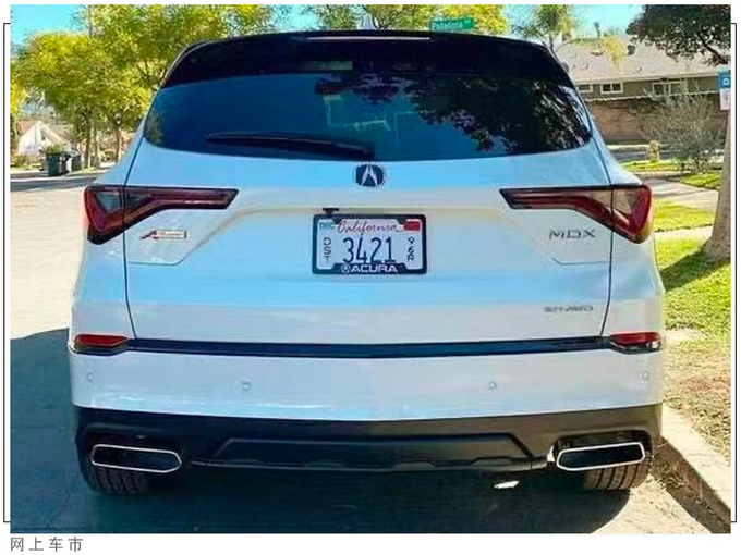 讴歌全新MDX实车街拍搭3.5L引擎/内饰更豪华-图4