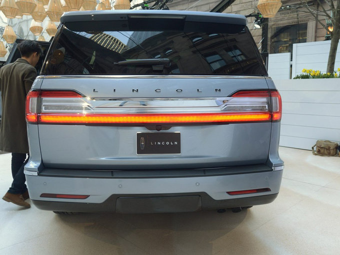 18款林肯领航员 豪华品质越野车咆哮底价-图10
