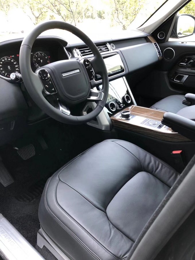 18款路虎揽胜行政版 进口越野车全网最低-图5