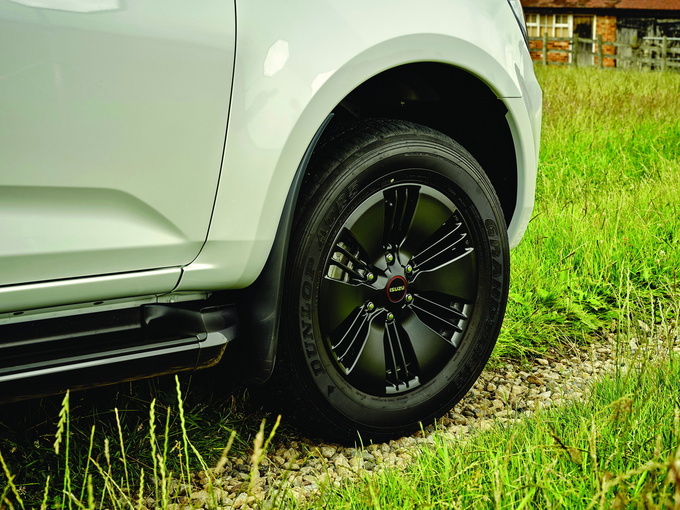 全新D-MAX登陆英国起售价约合人民币16万-图6