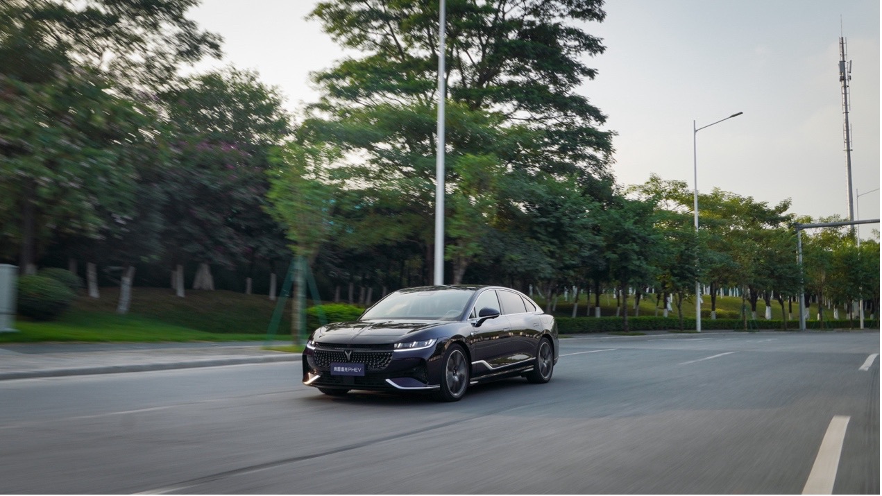 開創(chuàng)混動豪華新時代 嵐圖追光PHEV到底值不值-圖7