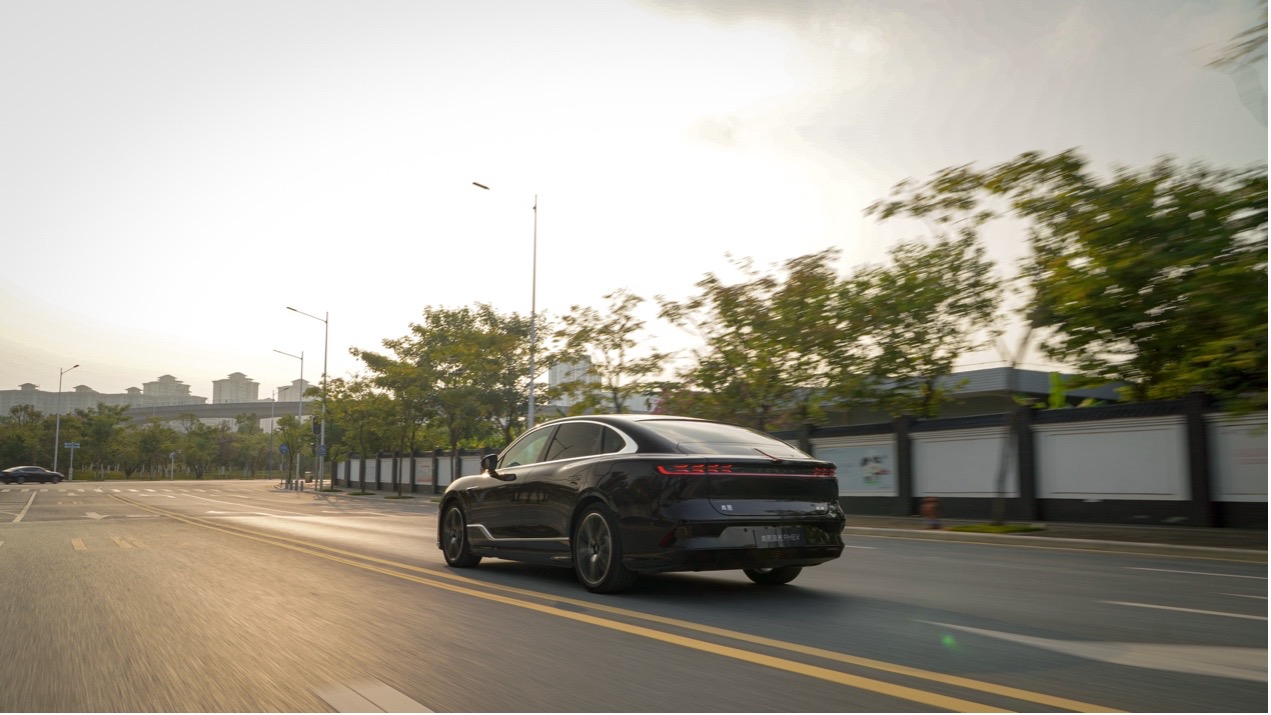 嵐圖追光PHEV稱王絕技真正的豪華是在看不見的地方下功夫-圖7