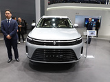 问界 M7 银色