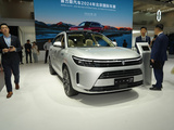 问界M7 银色
