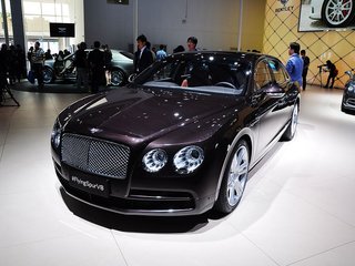 Flying spur V8