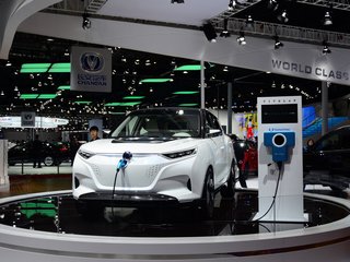 双龙TIVOLAN电动概念车