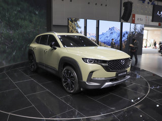 马自达 CX-50 黄色