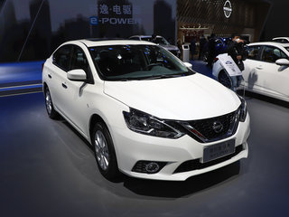 日產(chǎn) 軒逸經(jīng)典 白色