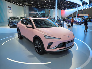 別克 昂揚(yáng) 改裝車 粉色
