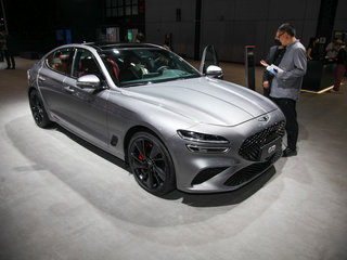 捷尼赛思 GV70 银色