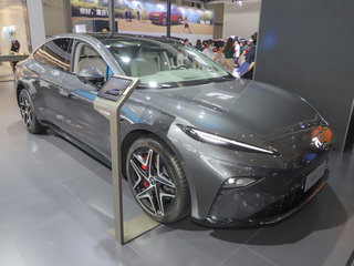 非凡 F7 灰色