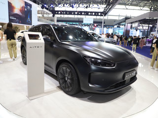 AITO 问界M5EV 哑光黑色