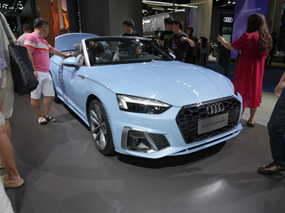 奥迪 A5 Cabriolet 蓝色