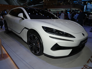 腾势 Z9GT 白色