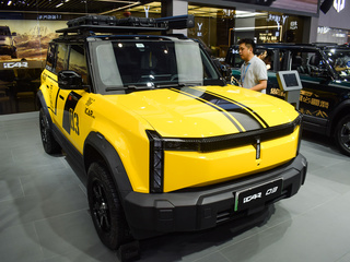 iCAR03 黄色