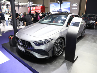 奔驰 A级AMG 灰色