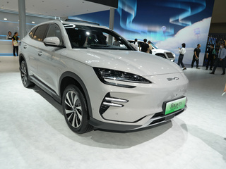 比亚迪宋plus ev 荣耀版 灰色