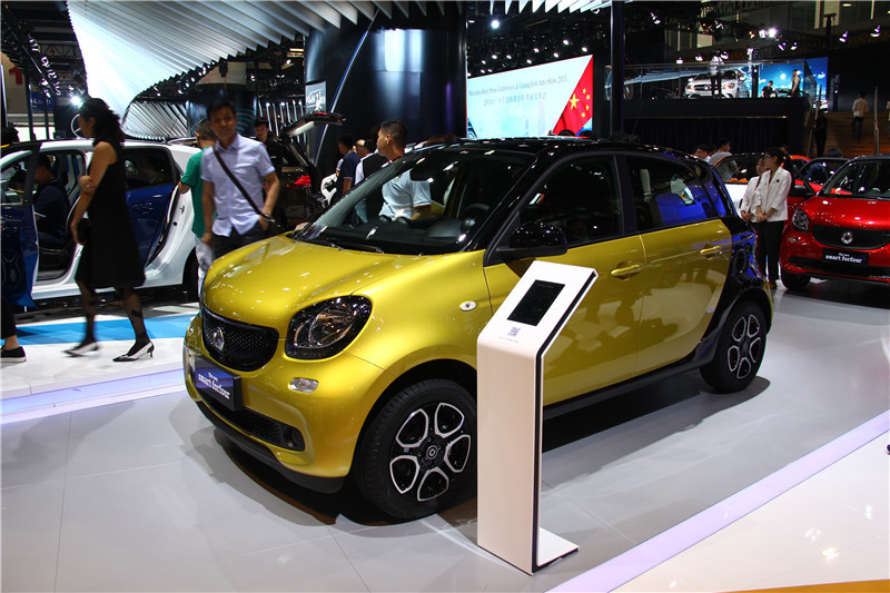 奔驰samrt级优惠2.5万降价竞争宝马mini