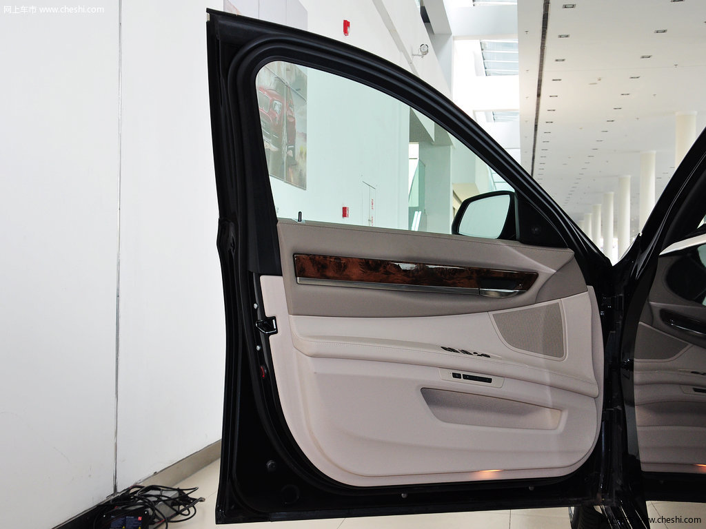 宝马7系 2013款 740Li 3.0T 混合动力版图片