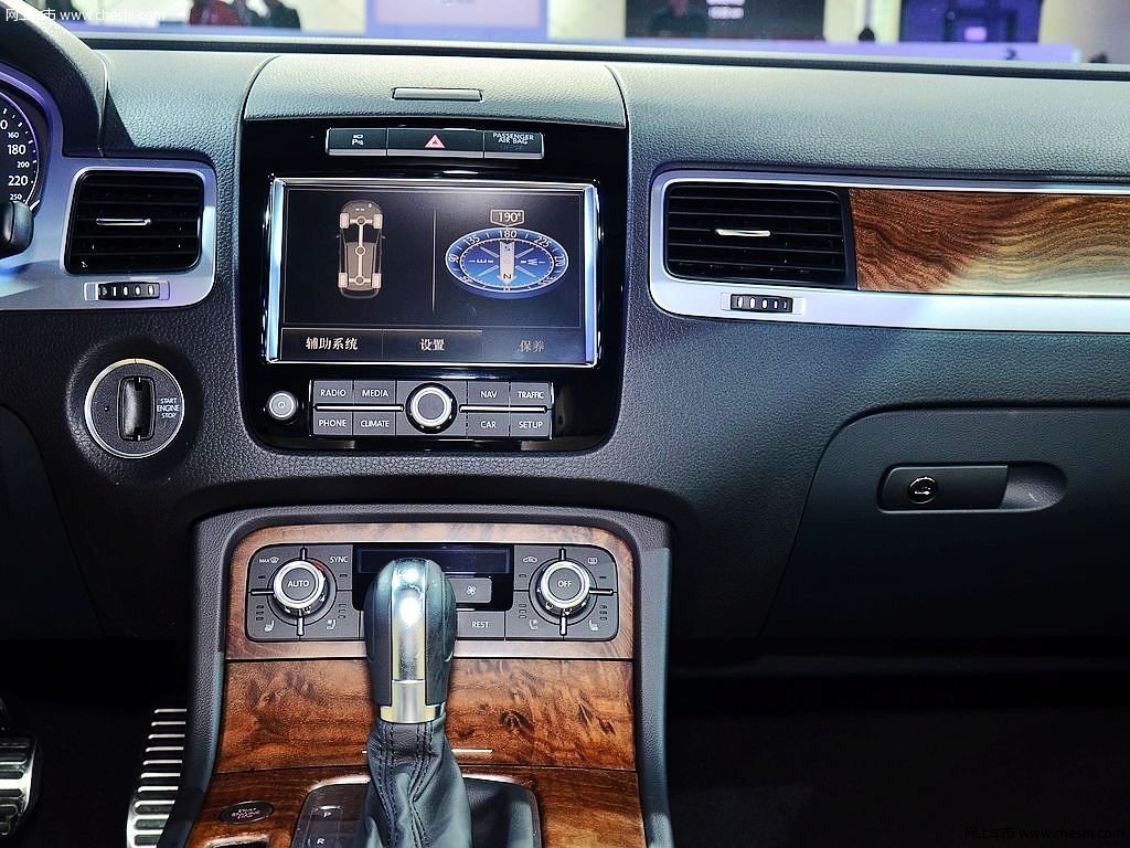 途锐2022新款内饰 528dcfe0d8a42.jpg