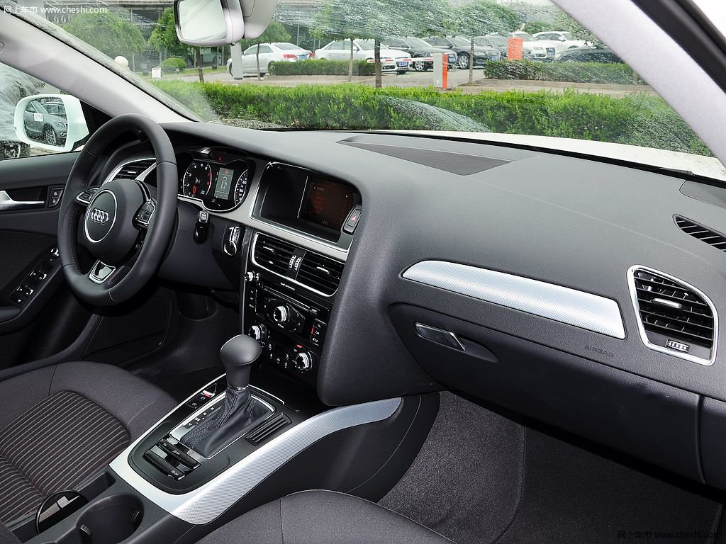 朱鹭白奥迪A4L中控方向盘高清图片(3\/105)_网