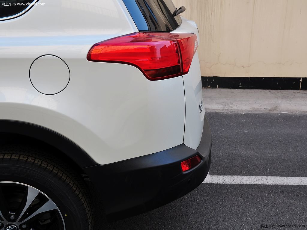 RAV4荣放 15款 丰田 RAV4 2.5L 自动四驱尊享型 5座图片