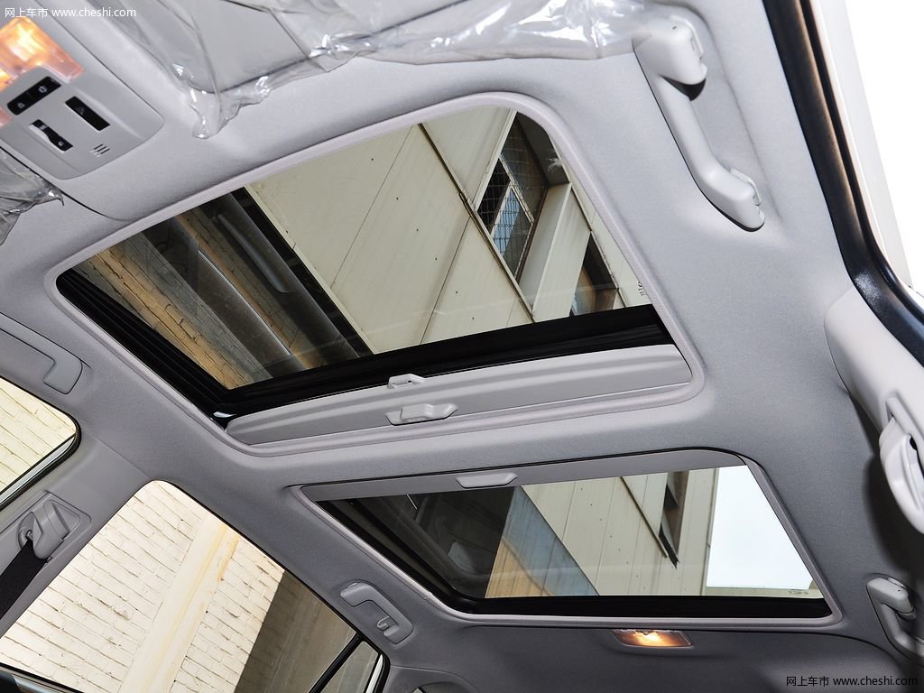 RAV4荣放 15款 丰田 RAV4 2.5L 自动四驱尊享型 5座图片