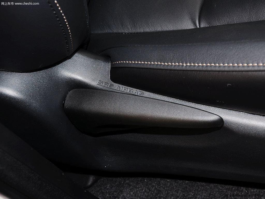 RAV4荣放 15款 丰田 RAV4 2.5L 自动四驱尊享型 5座图片