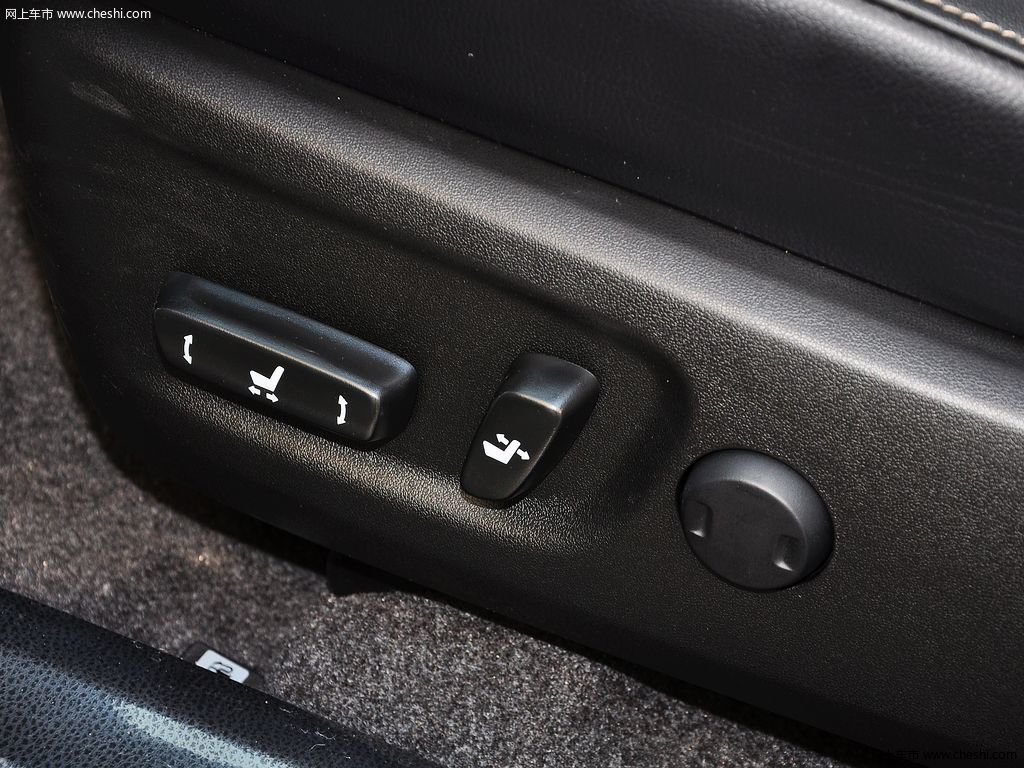 RAV4荣放 15款 丰田 RAV4 2.5L 自动四驱尊享型 5座图片