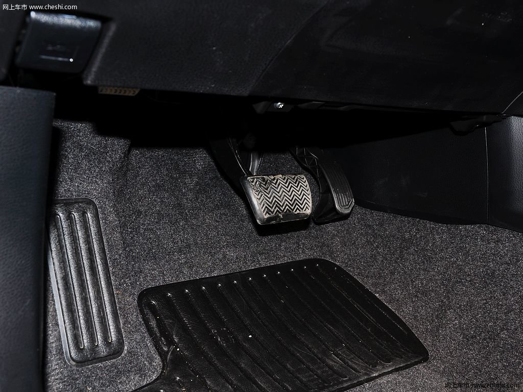 RAV4荣放 15款 丰田 RAV4 2.5L 自动四驱尊享型 5座图片