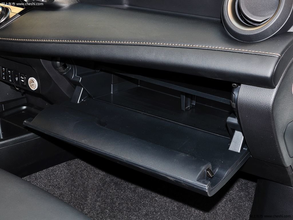 RAV4荣放 15款 丰田 RAV4 2.5L 自动四驱尊享型 5座图片