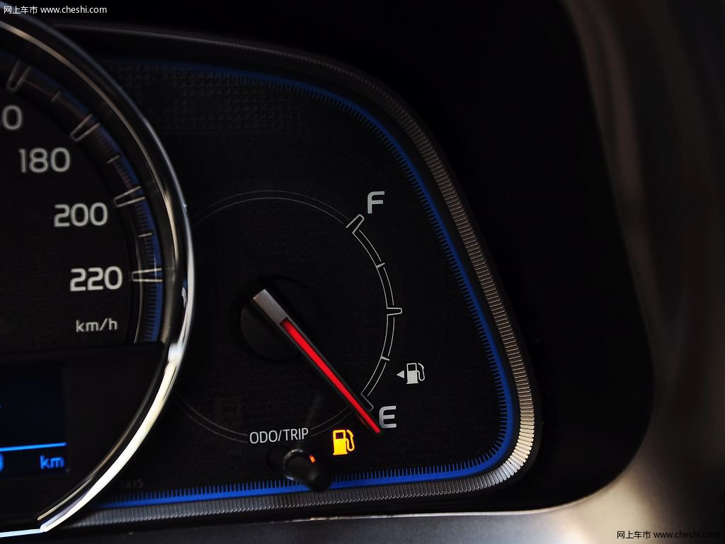 RAV4荣放 15款 丰田 RAV4 2.5L 自动四驱尊享型 5座图片