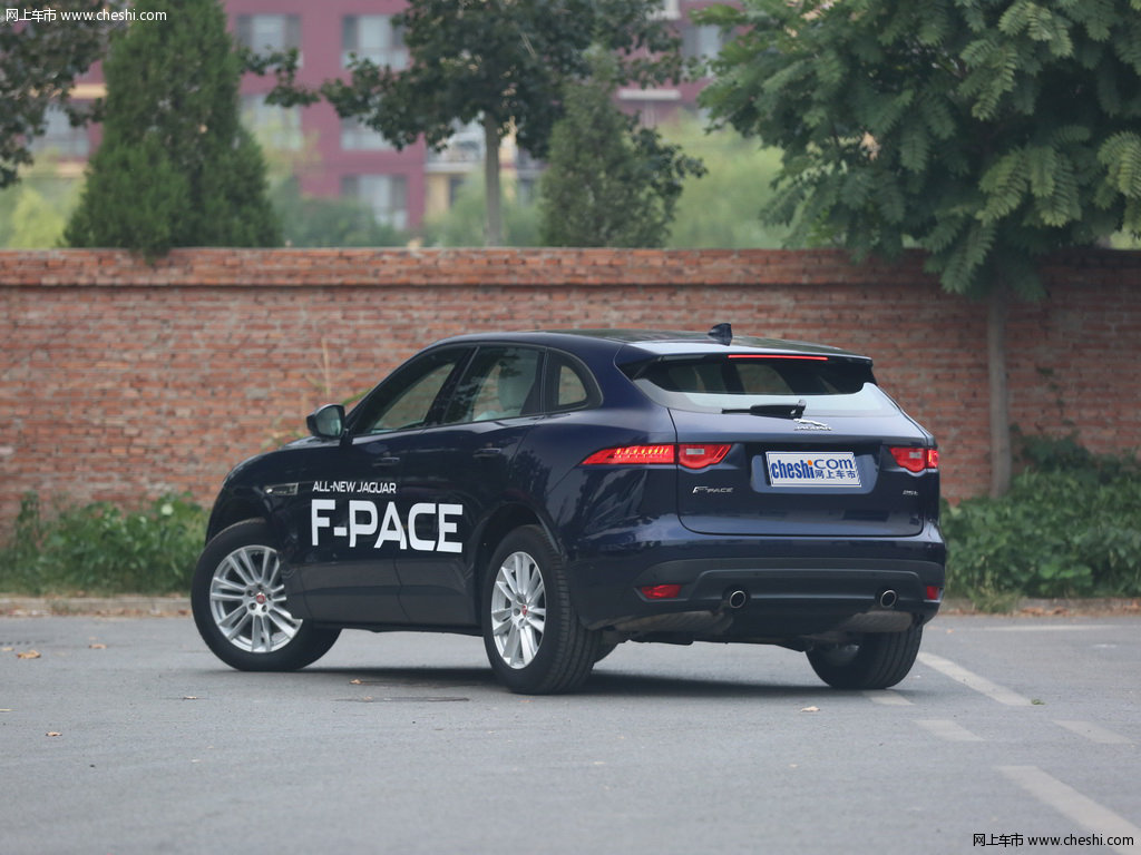 捷豹f-pace 2016款 2.0tr-sport运动版外观整体高清(5