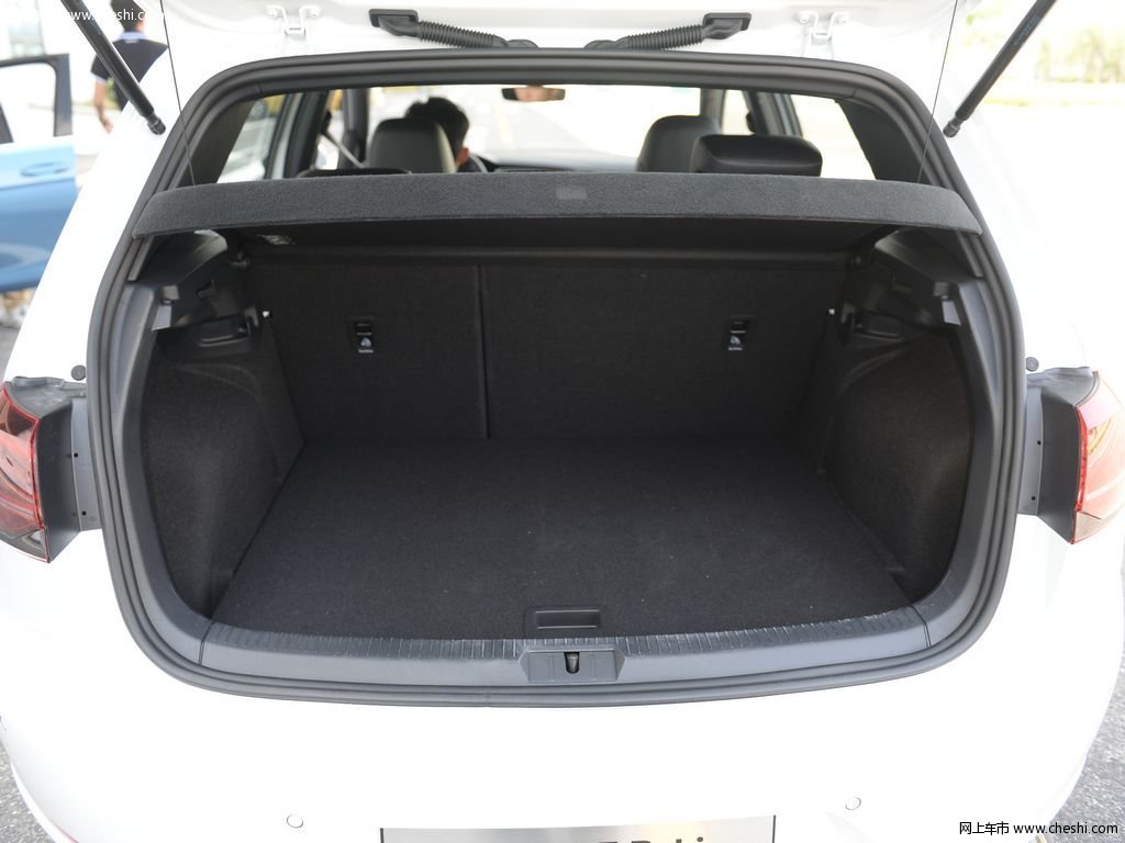 左 右→             高尔夫2018款 280tsi 自动r-line型