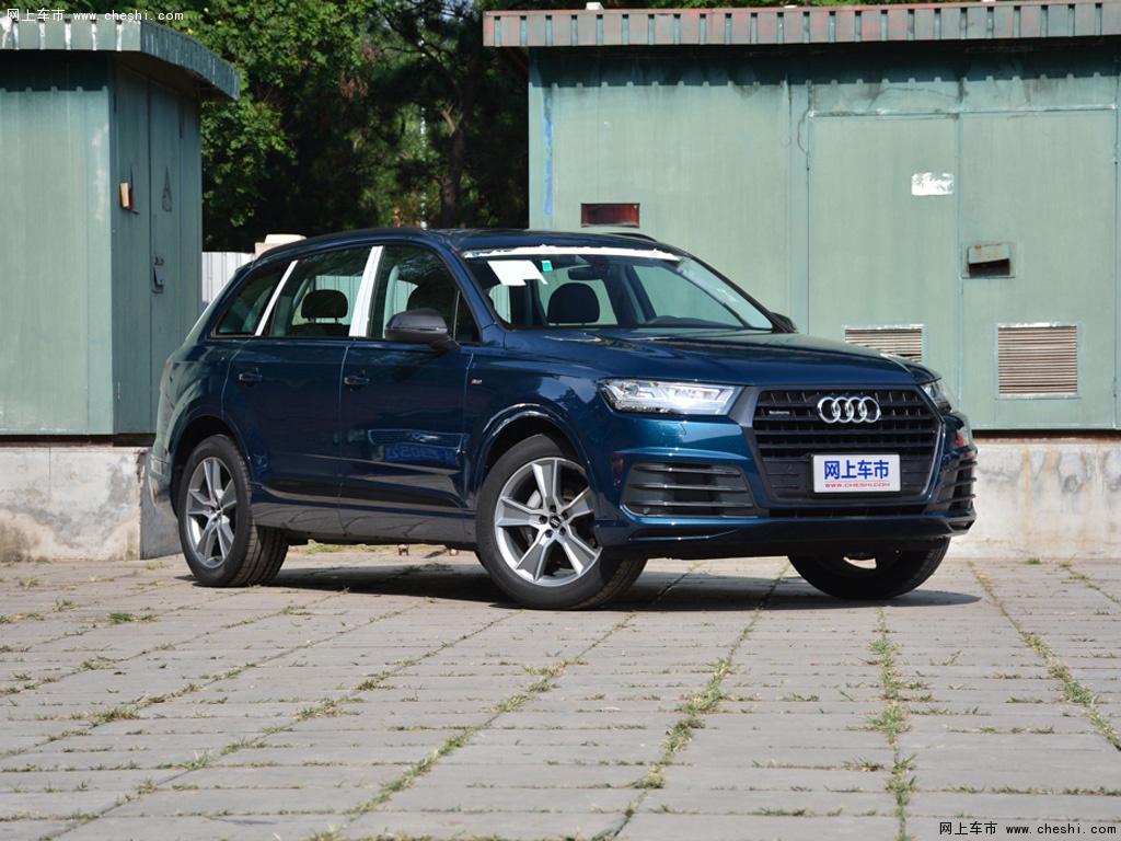 ←左 右→             奥迪q72019款 45 tfsi s line运动型