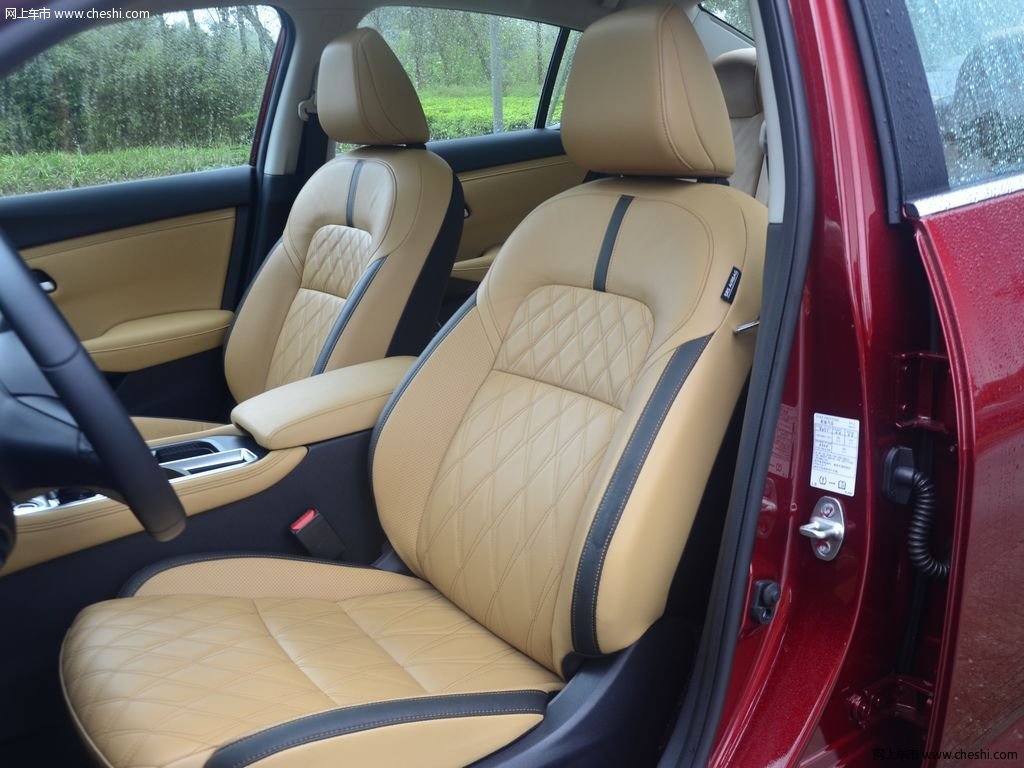 轩逸2020款 1.6l xecvt舒享版座椅空间高清图片(1/19)