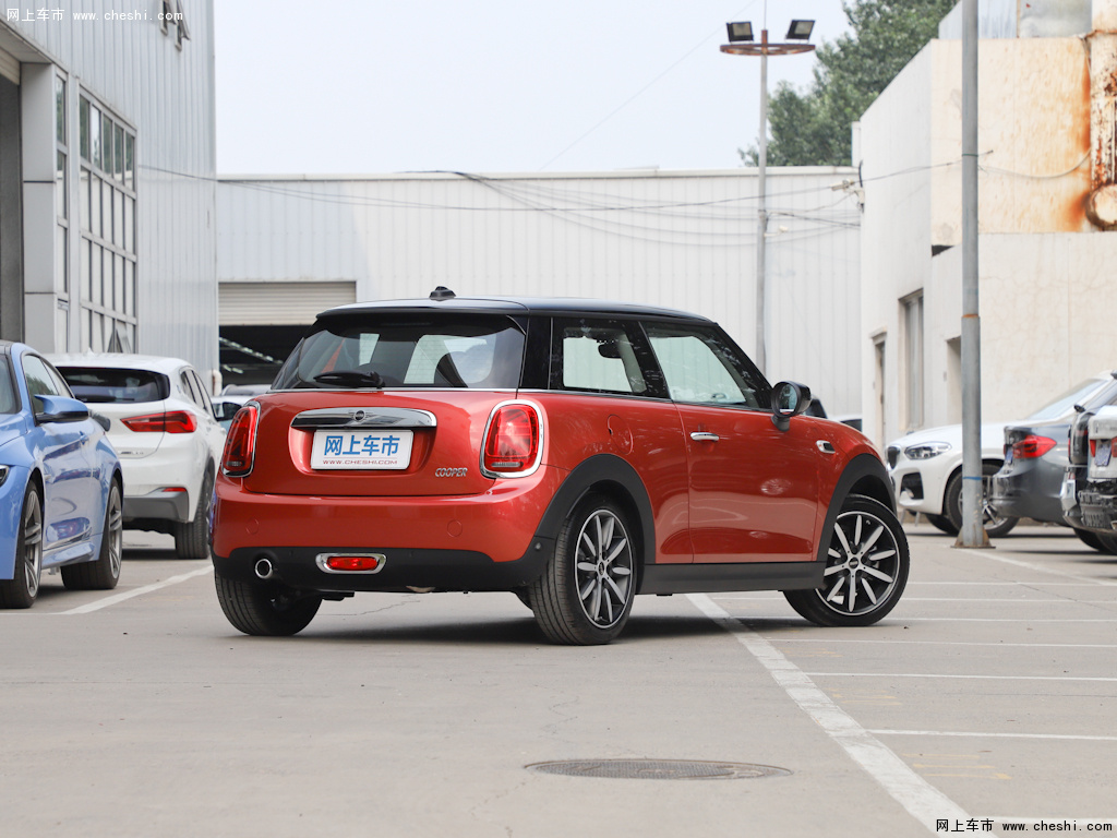 mini 2020款 1.5t cooper三门日不落红限量版外观整体