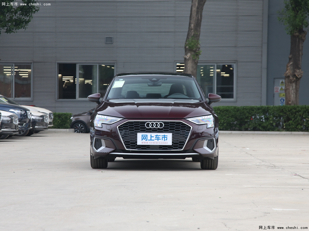 西拉红奥迪a3 2021款 a3l limousine 35 tfsi时尚致雅型外观整体图片