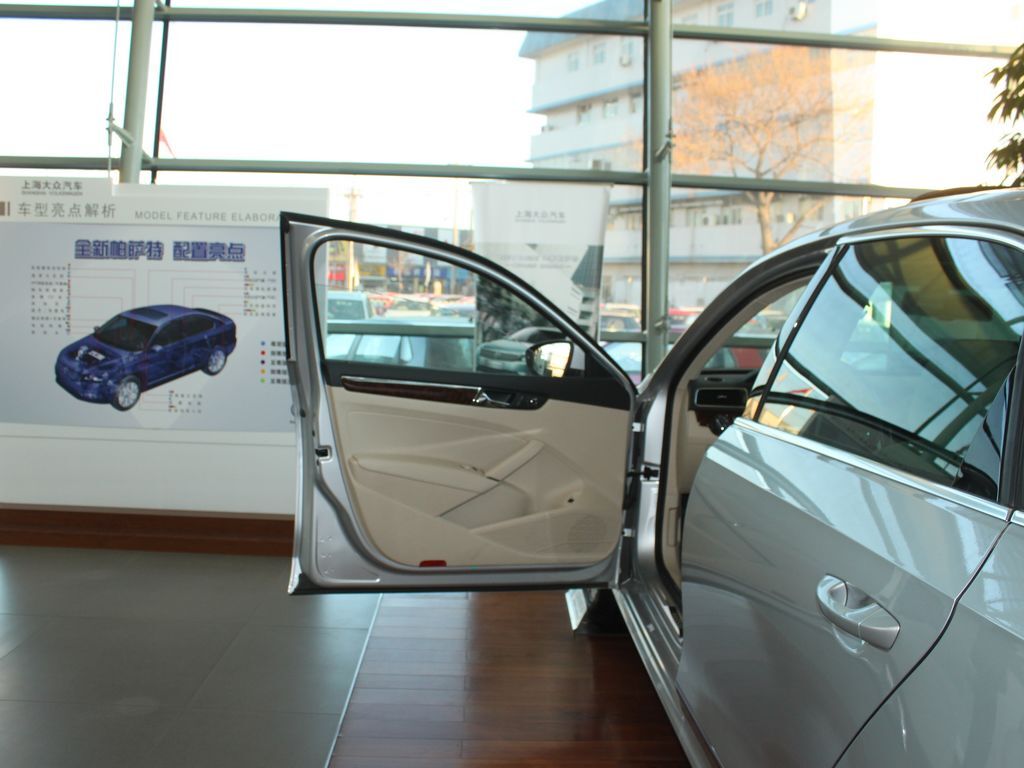 帕萨特 2011款 2.0TSI DSG 至尊版图片