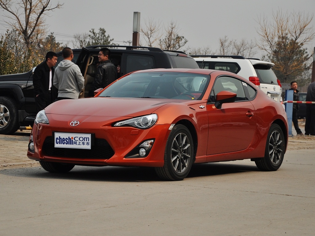 丰田86 2013款 丰田86 2.0L AT 豪华版图片