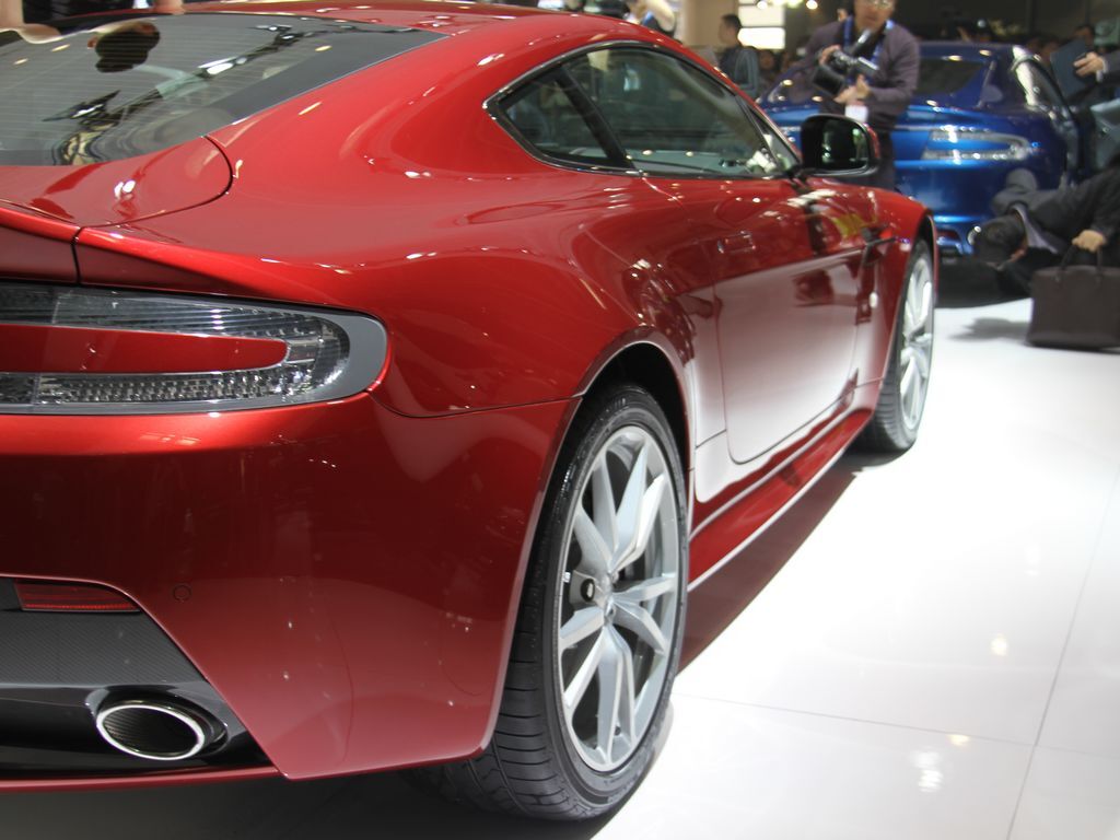 阿斯顿·马丁V8 Vantage 图片