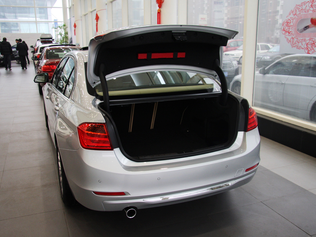 宝马3系 2013款320Li 2.0T AT 豪华型图片