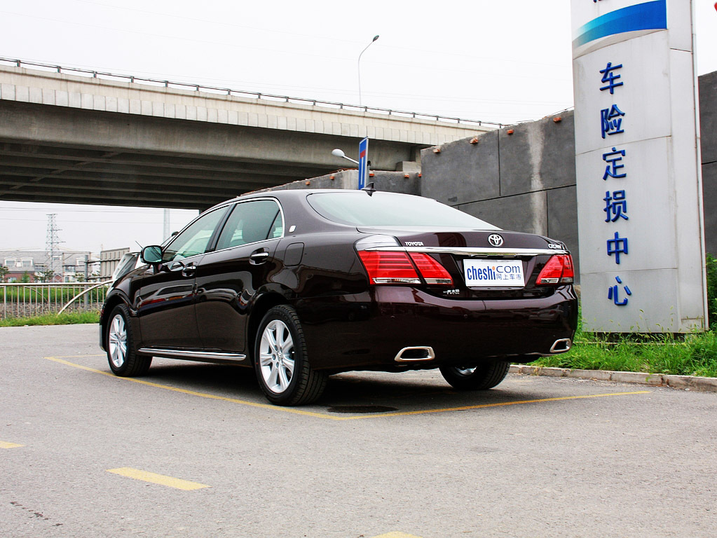 皇冠 2012款 皇冠 V6 3.0 AT Royal Saloon图片