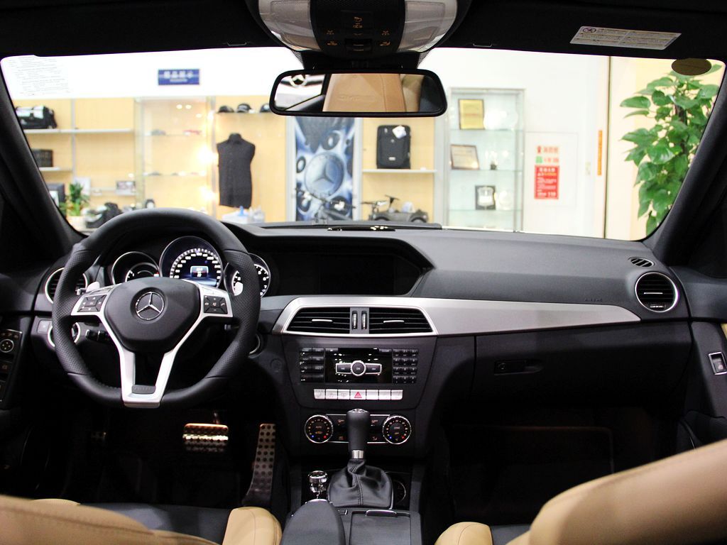 奔驰C级AMG 2012款 奔驰C级AMG图片