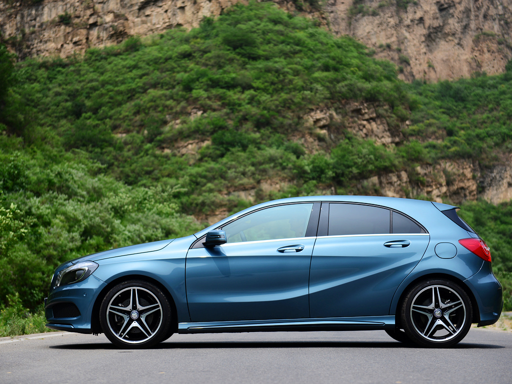 奔驰A级(进口) 2013款 A260 2.0T DCT 运动型图片