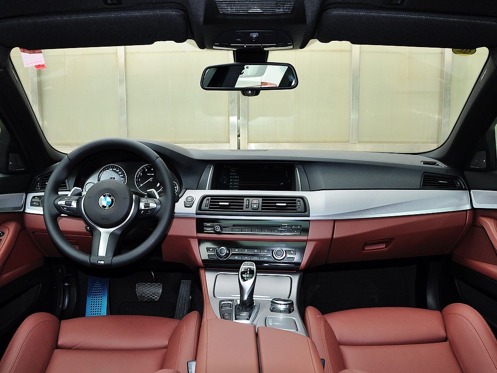 宝马5系(进口) 528i xDrive M运动型 旅行版 2014款图片