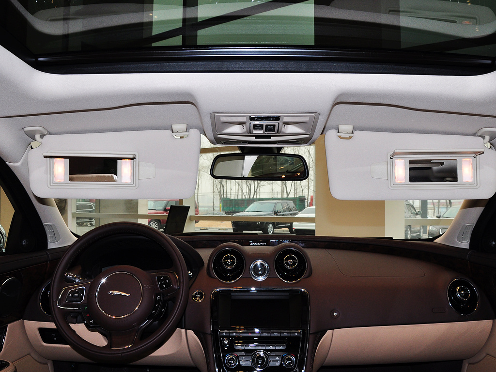 捷豹XJ XJL 3.0 SC 两驱尊享商务版 2014款图片